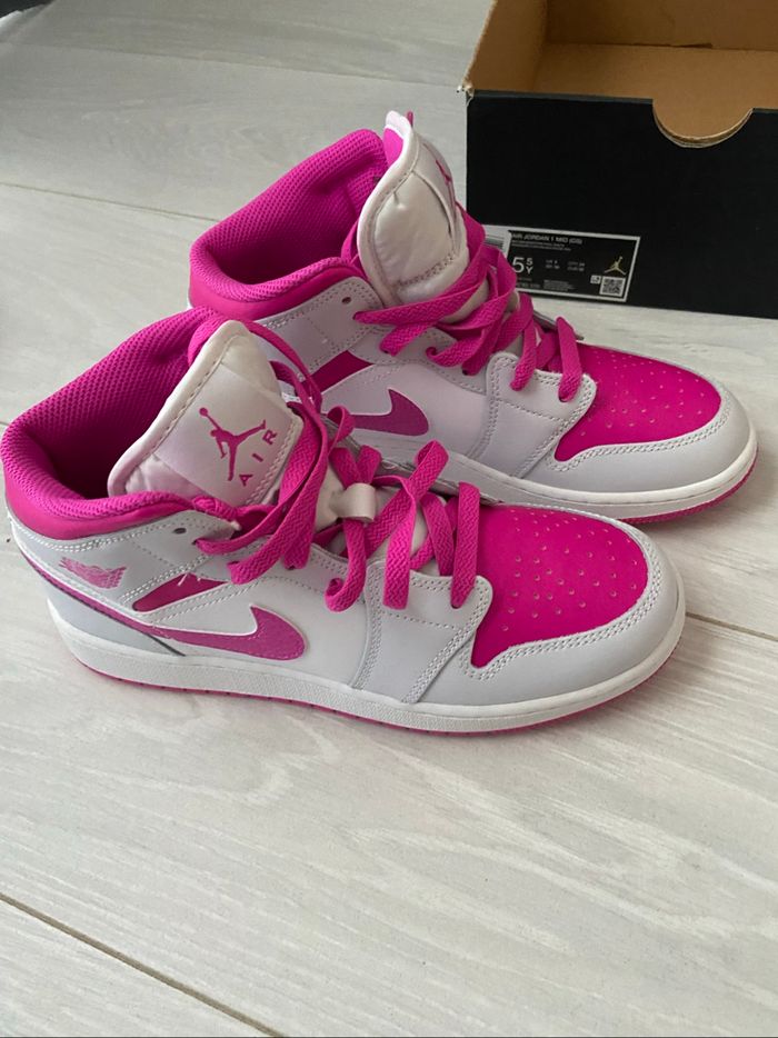Air Jordan neuf 38 certifié authentique