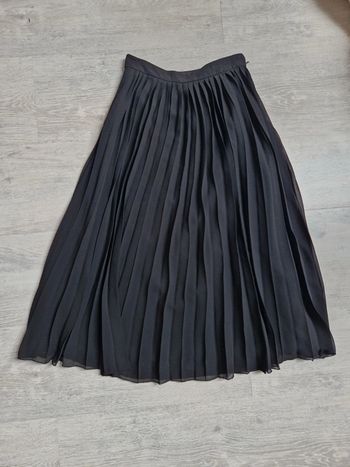 Magnifique jupe plissée noire mi-longue Asos neuve taille 32