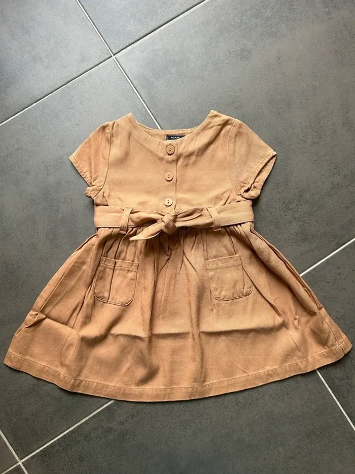 Robe manches courtes avec ceinture bébé fille Kiabi