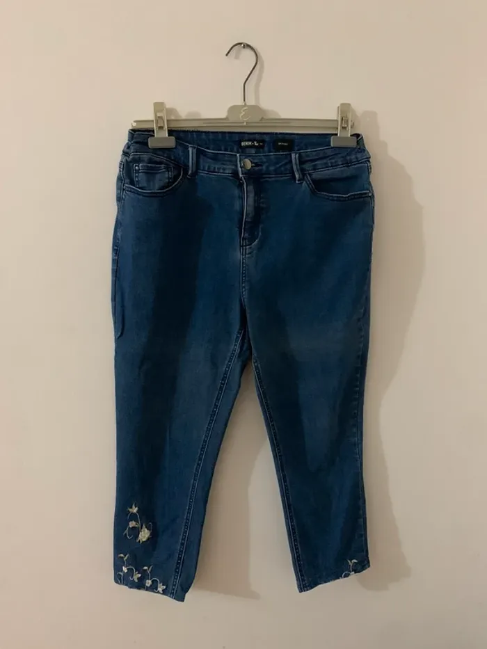 Jean bleu avec broderies florales - Denim By TU - Taille38