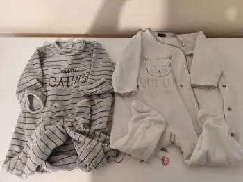 2 pyjamas 9 mois