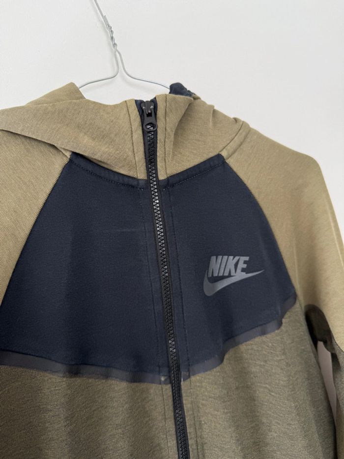 Sweat à capuche zippé Nike techn kaki et noir garçon 12-13 ans - photo numéro 2
