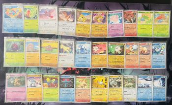 Lot Pokémon 151 – 40 reverses + 25 holos (65 cartes)