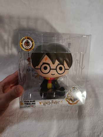 A saisir, NEUVE, très belle tirelire " Harry Potter  "  ( bien lire svp )