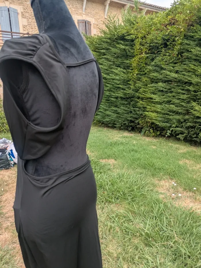 Robe noire - photo numéro 3