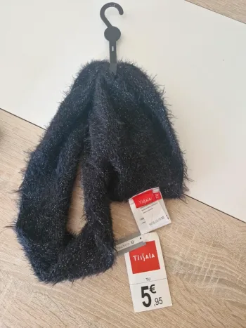 Écharpe fillette neuve