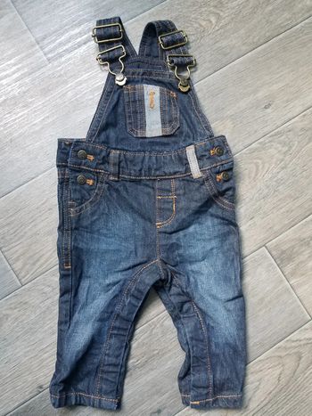 Salopette taille 6 mois très bon état Kiabi