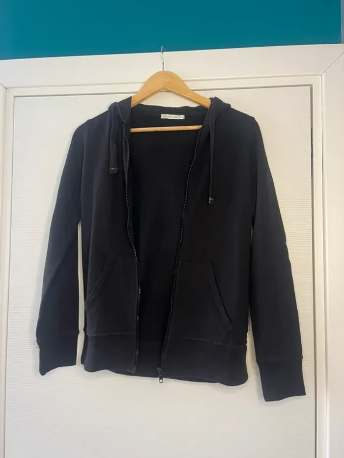 🔹 Gilet Noir à Capuche Doublé Polaire – Gémo 🔹 - photo numéro 2