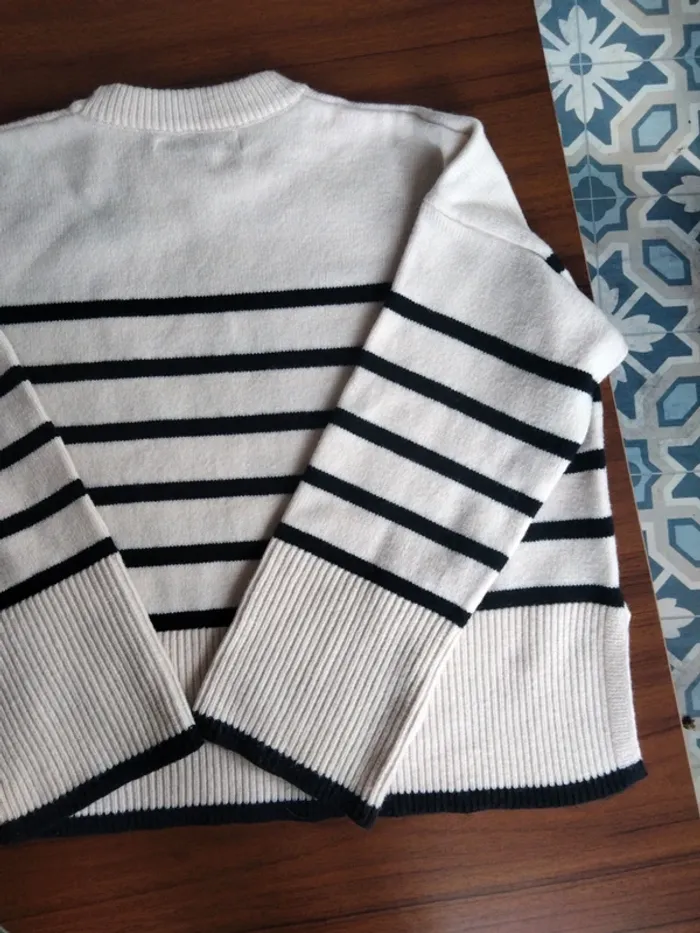 Pull-over rayé Bershka taille S - photo numéro 7