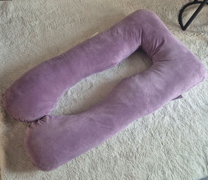Coussin de grossesse en forme de U. Excellent état. Hyper confortable - photo numéro 2