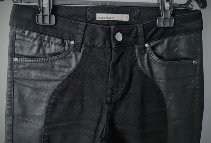 A vendre : sublime pantalon jean noir de la marque KAREN MILLEN, en excellent état. - Style casual c