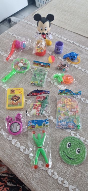 Lot de 15 jouets neuf