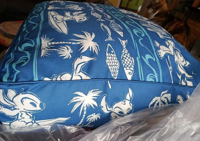 pouf coussin Disney Stitch neuf 65 cm - photo numéro 3