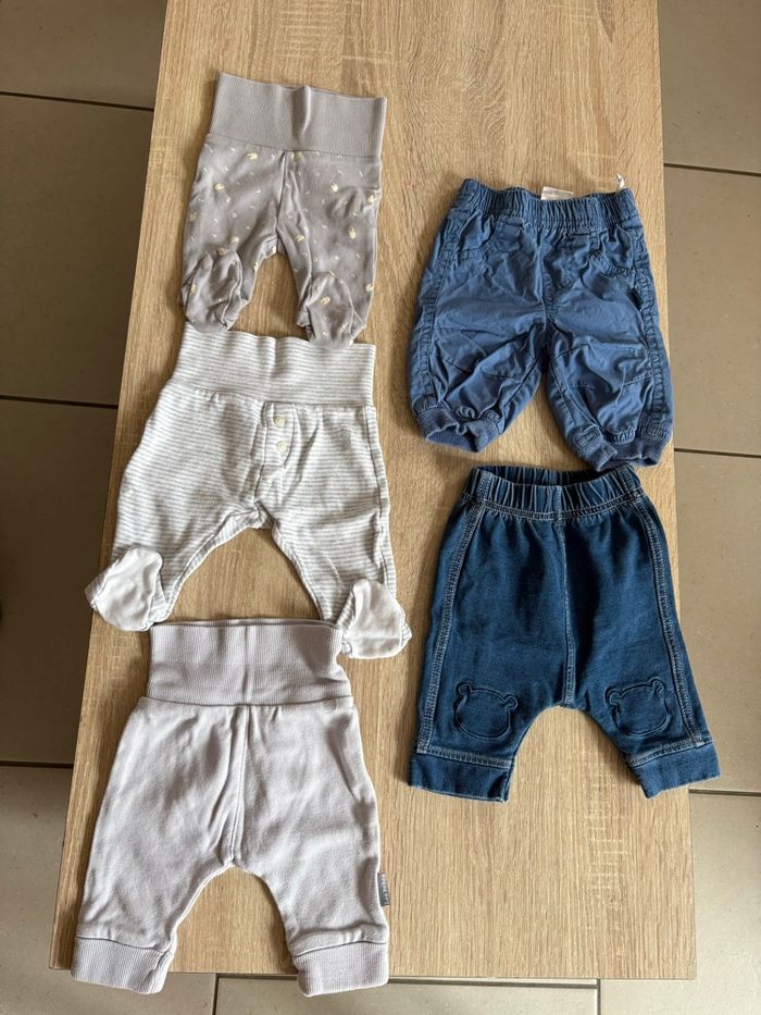 Lot vêtements mixte 1 mois - photo numéro 2