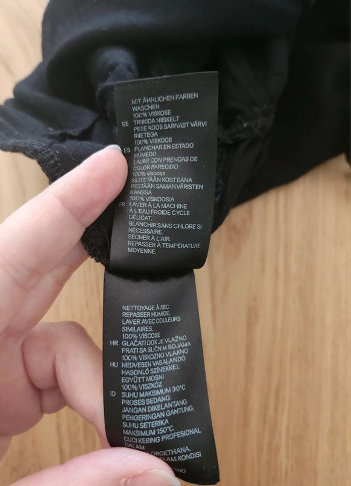 combi short a fines bretelles réglables à noire excellent état Taille 40 H&M - photo numéro 4