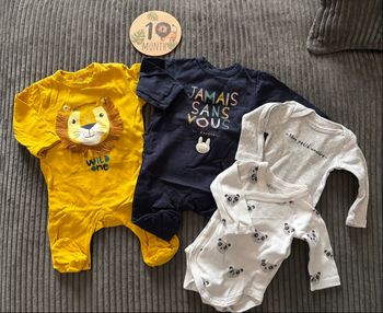 Lots pyjamas et Bodys 