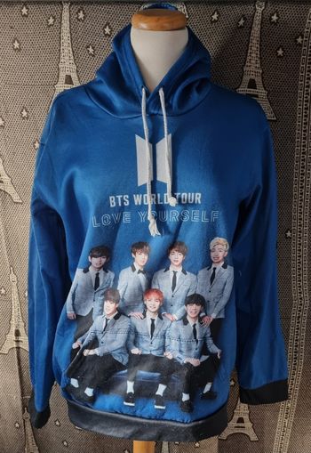 Sweat bleu à capuche Imprimée Groupe BTS