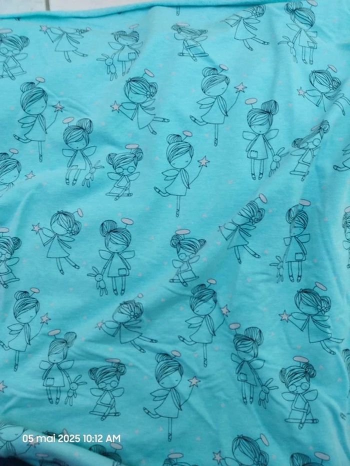 Coupon 180 x 160 cm – Tissu jersey 100 % coton pour enfants – fond vert d'eau, motifs personnages - - photo numéro 7