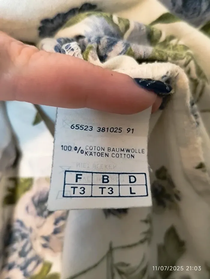 Chemise blanche fleurie (44) - photo numéro 4
