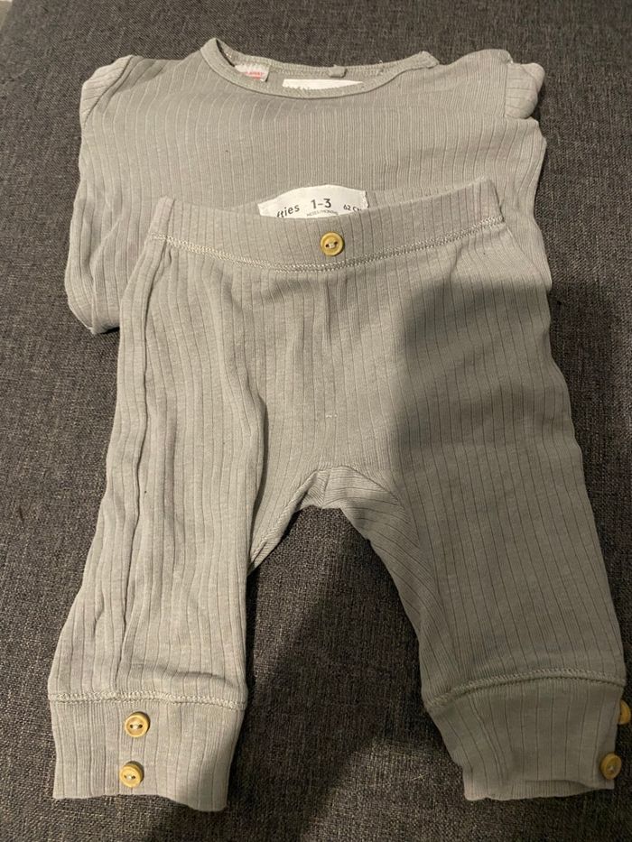 Lot bodies et pantalon - photo numéro 6