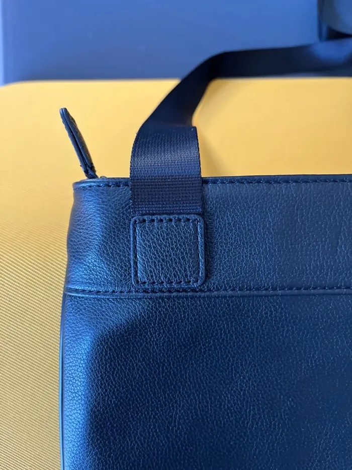 Sacoche en cuir noir pour homme Azzaro neuve - photo numéro 3