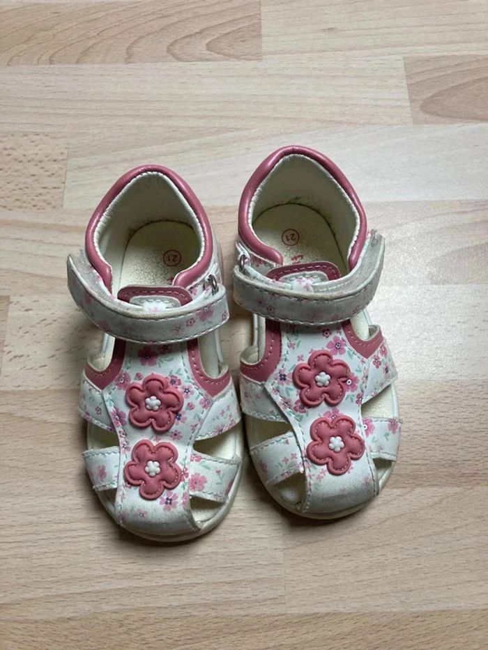 Chaussure ouverte taille 21