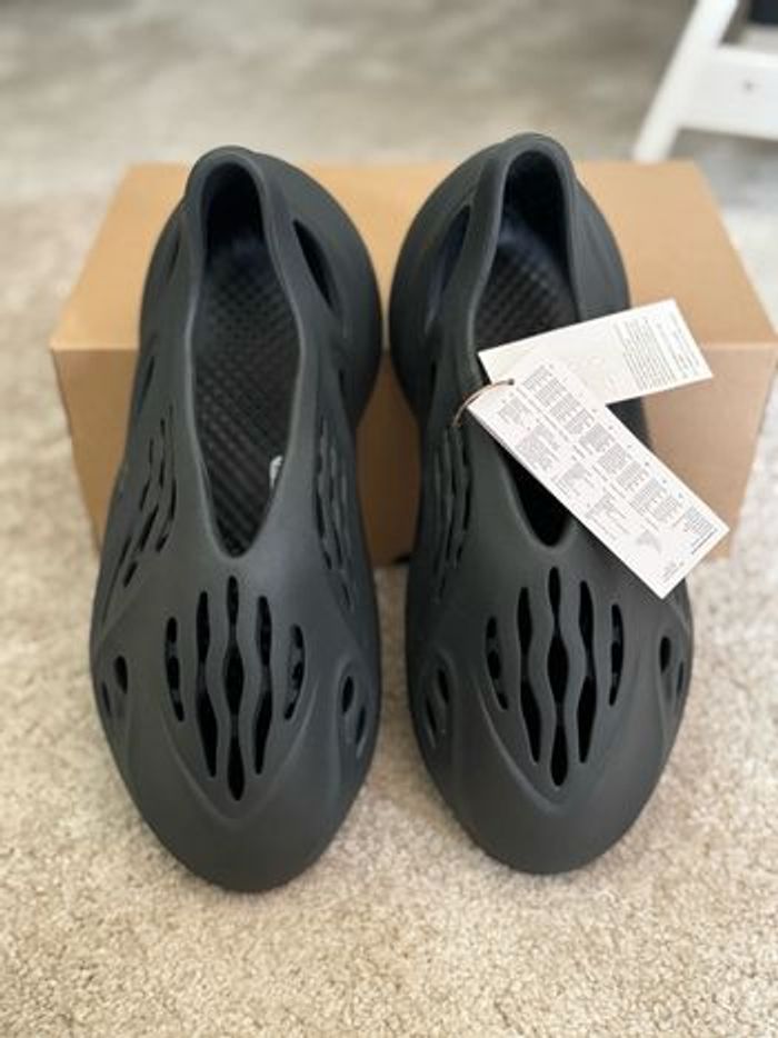 Yeezy foam rnr noir onyx / adidas - photo numéro 2