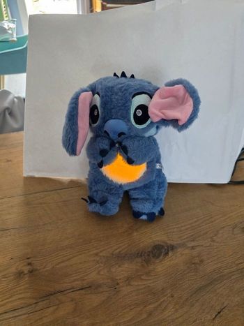 Berceuse Stitch 30 cm  battements de cœur, des ronflements avec une musique apaisante neuf 