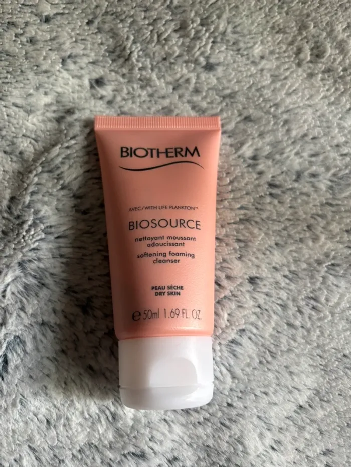 nettoyant moussant adoucissant biosource Biotherm 50 ml