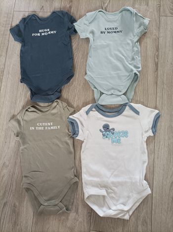 Lot bodies 12-18 mois
