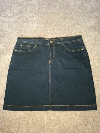 Jupe courte en jean taille 42
