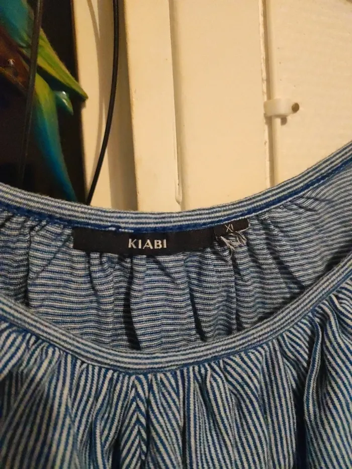 Tee shirt à rayures bleu et blanc - photo numéro 2