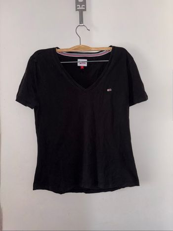 T-shirt noir femme Tommy jeans taille XS en très bon état.