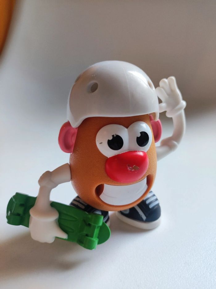 Figurine monsieur patate skateboard mcdo