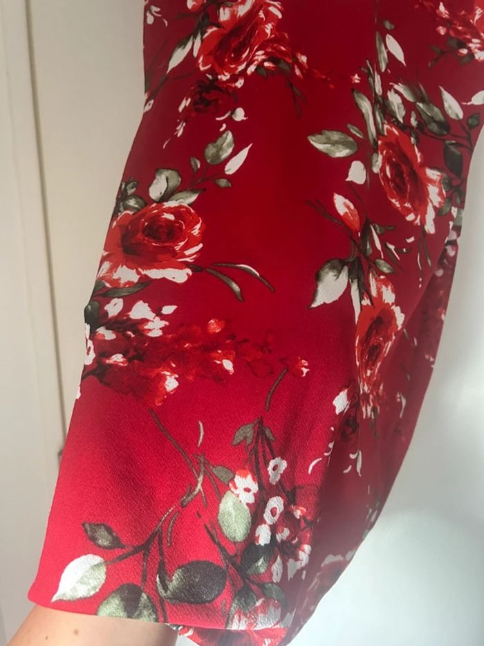 Robe fleurie rouge taille M - photo numéro 2