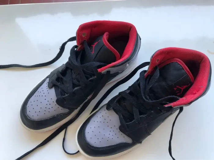 Nike Air Jordan 1 Mid GS „Bred Shadow” (DQ8423-006) - photo numéro 4