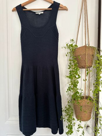 Robe bleu nuit / marine.  Sandro taille 1