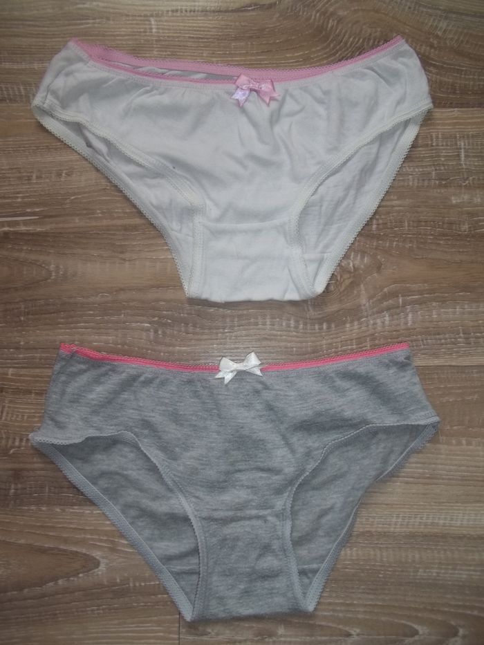 2 culottes blanche et grise 10/12 ans