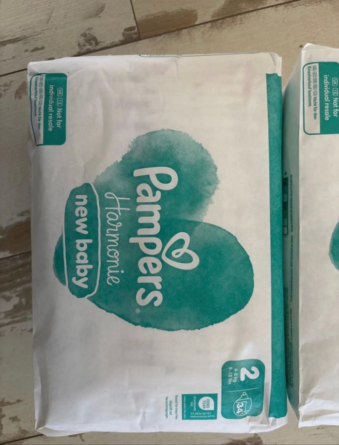 Lot 102 couches Pampers Harmonie taille 2 - photo numéro 2