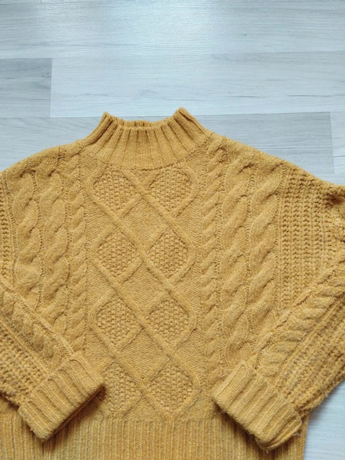 Pull court col montant - photo numéro 2