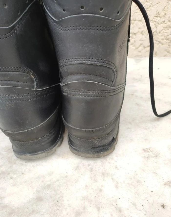 Chaussures de randonnée - Moutain boots GTX Lowa - taille 44 - photo numéro 6