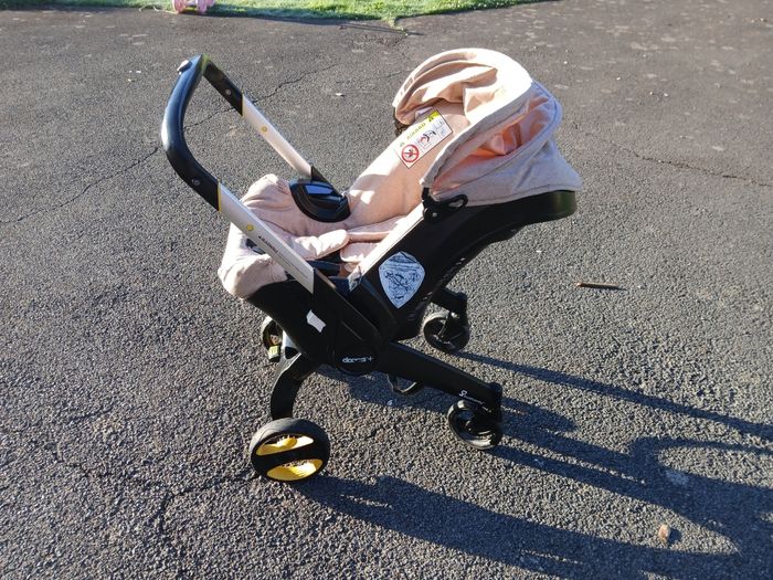 Poussette doona et base isofix - photo numéro 2