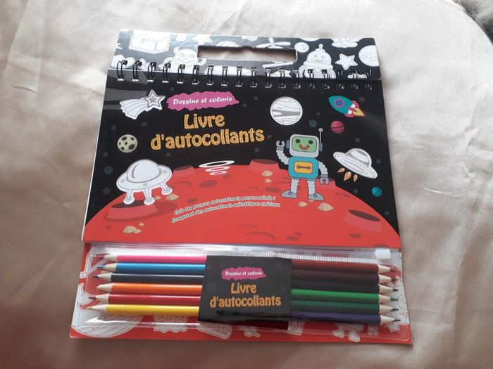 Autocollants à colorier