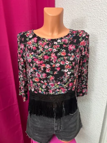 Blouse fleurie à franges