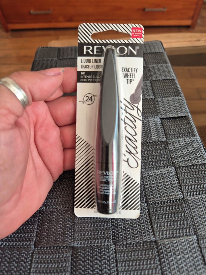 eyeliner liquide noir revlon neuf - photo numéro 4
