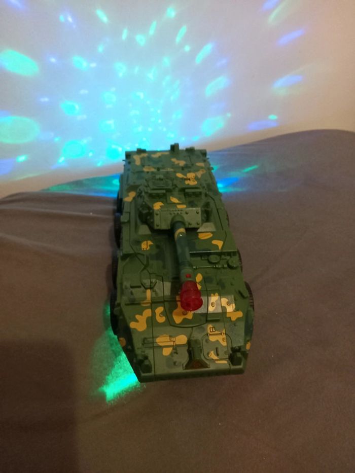 Char robot blindé lumineux sonore - photo numéro 8