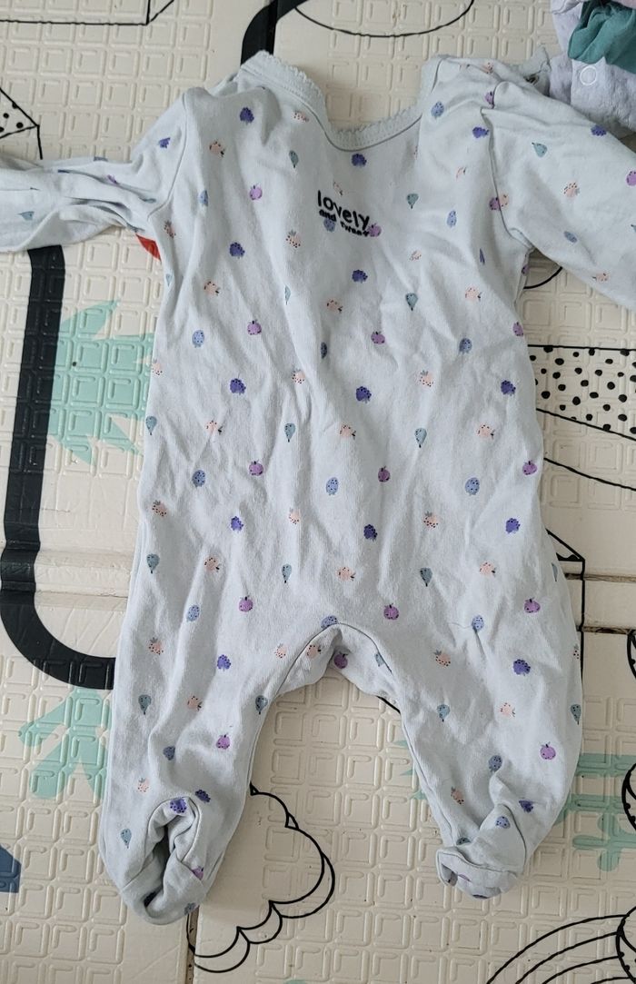 Lot vêtements 1 mois - photo numéro 4