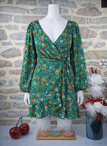 Robe portefeuille à imprimé floral vert émeraude et terracotta Femme taille 52 marque Missguided