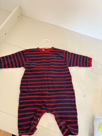 Pyjama / combinaison bébé rayé rouge et bleu 