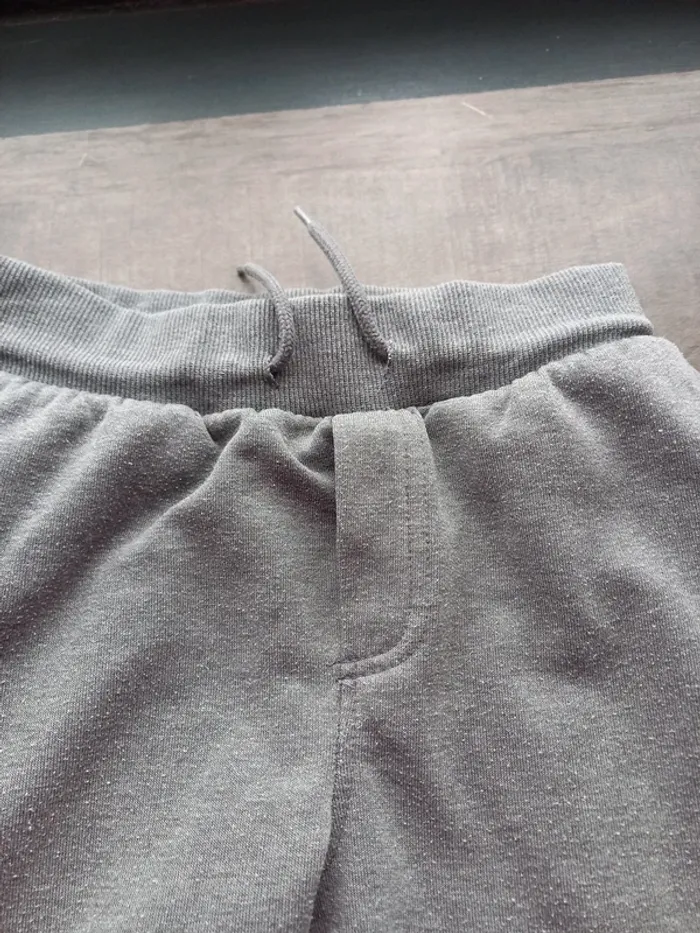 Pantalon de jogging gris garçon - photo numéro 3